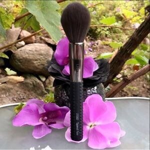 💜 2/$29! Laruce Tapered Face LR360 Brush Makeup Powder Bronzer Brush *BNIP